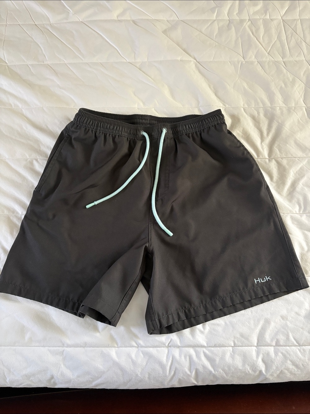 Huk Performance Hybrid Shorts - Men’s Small - Dark Gray/Black